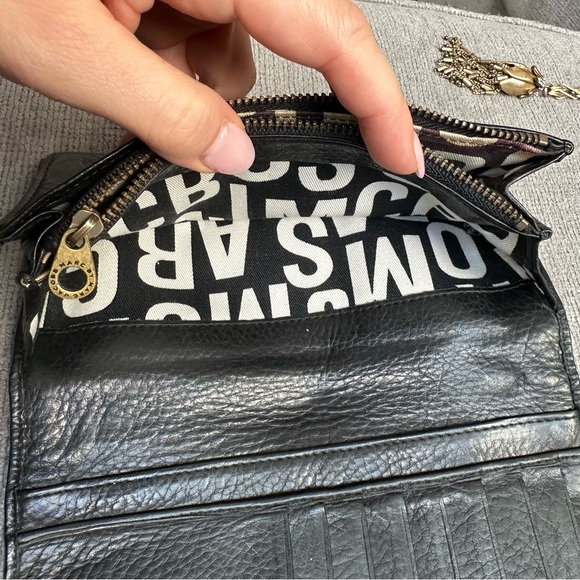 Marc by Marc Jacobs Wallet - Picture 4 of 7